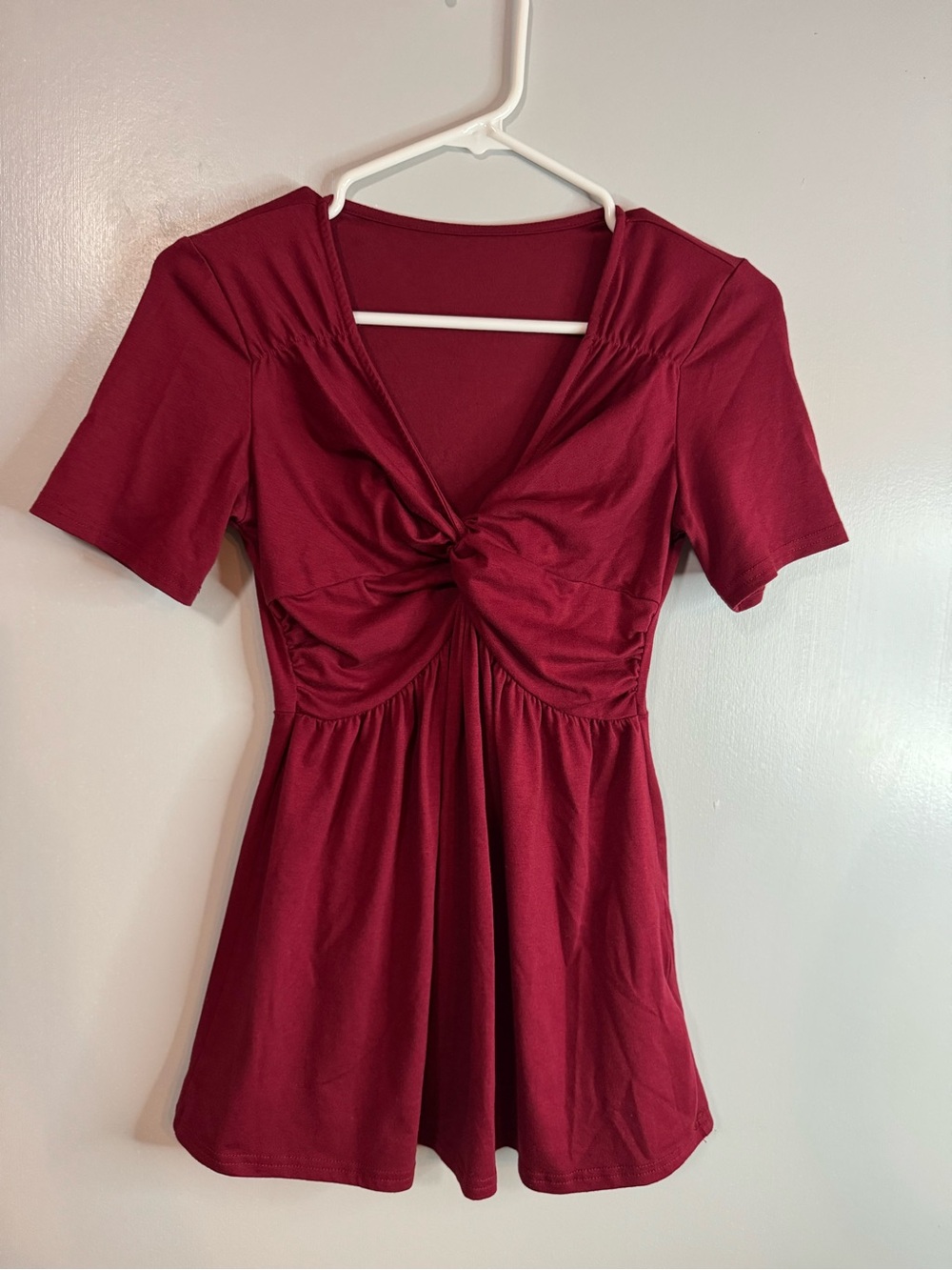 Amazon Women's Short Sleeve Burgundy Twist Front Tunic Top Size Small